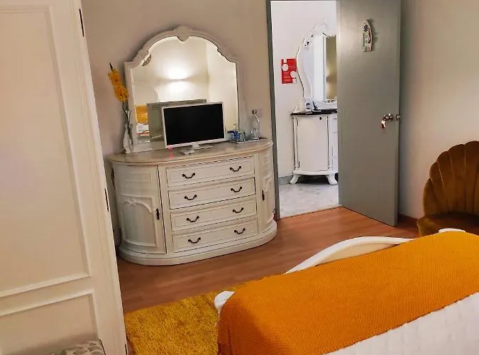 Santo Cristo House بيت ضيافة 4*